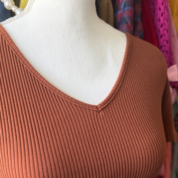 SHEIN Rust Ribbed Crop Top - Picture 5 of 7